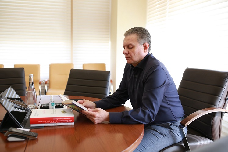 Мер Вінниці обговорив з видавцем книжкові проєкти (ФОТО)