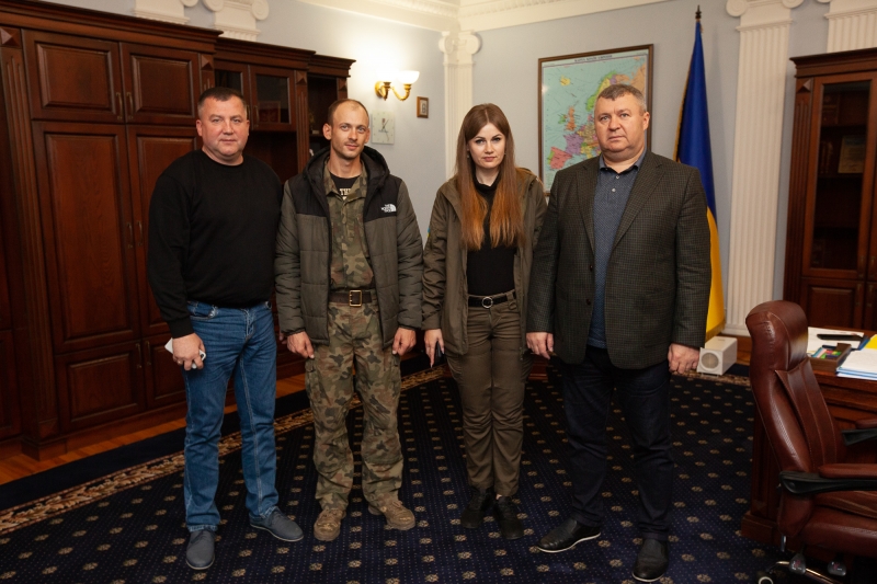 Військовим передали комп'ютерну техніку від виконавчого апарату Вінницької обласної ради
