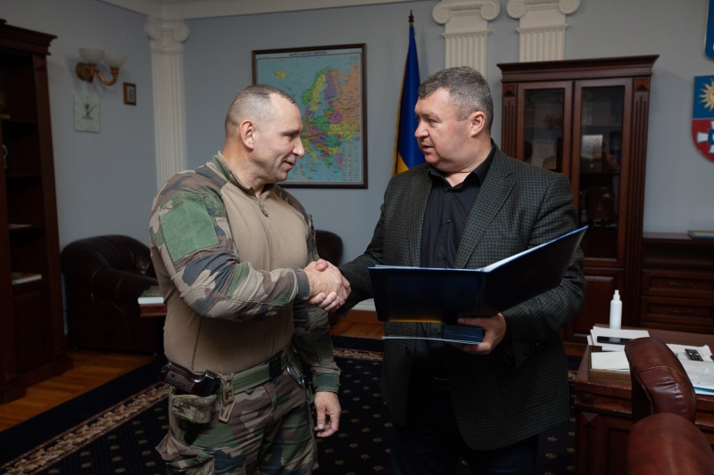 Відзнаками Верховної Ради України та Вінницької обласної ради нагороджено військовослужбовця-депутата Олега Легезу
