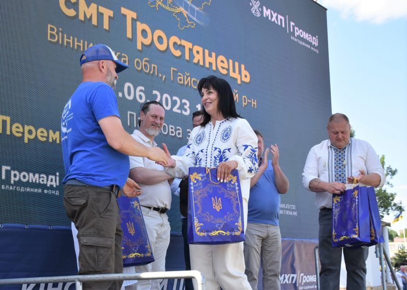 Скандал у Тростянці: в день похорону полеглого Захисника у громаді провели гучне святкування кінофестивалю