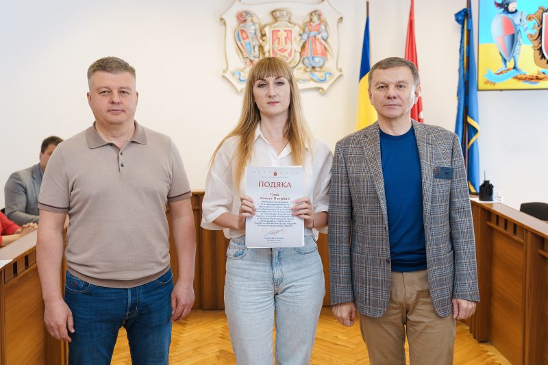 У Вінниці відзначили волонтерів подяками міської ради та Міжрегіонального координаційного гуманітарного штабу