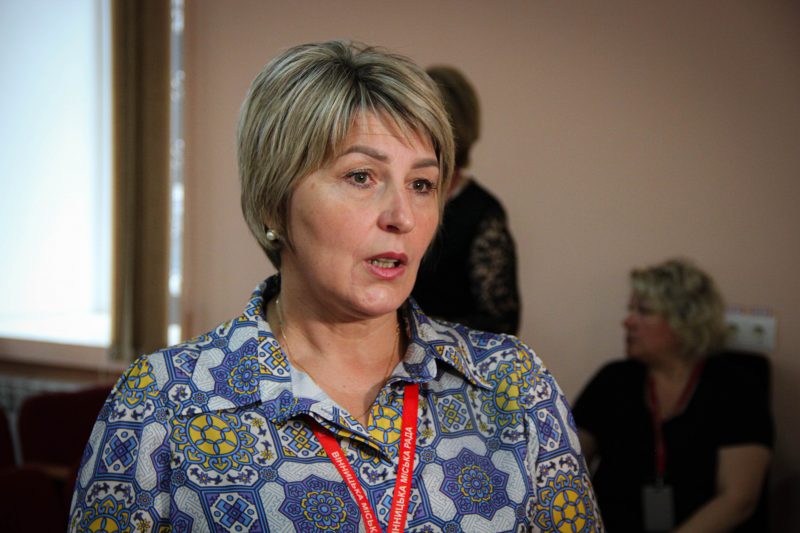 Олія, засоби гігієни та консерви: у Вінниці переселенцям з Херсонщини передали продуктові набори