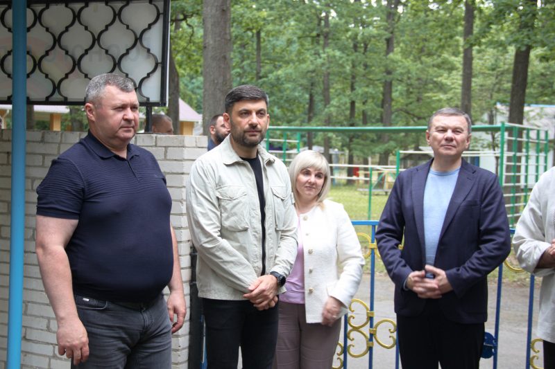 “Найголовніше - попіклуватись про дітей”: біля Вінниці стартував новий сезон “Я-Маріуполь. Родина”