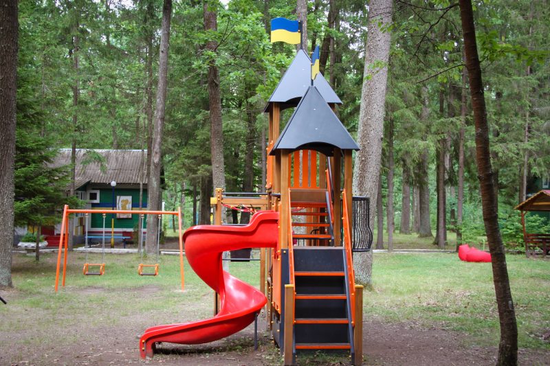 “Найголовніше - попіклуватись про дітей”: біля Вінниці стартував новий сезон “Я-Маріуполь. Родина”