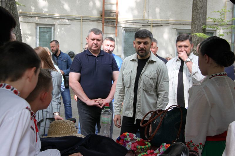 “Найголовніше - попіклуватись про дітей”: біля Вінниці стартував новий сезон “Я-Маріуполь. Родина”