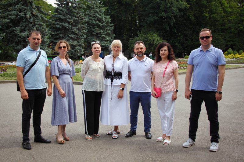 “Діти мають право на дитинство”: у Вінниці команда Міжрегіонального координаційного гуманітарного штабу організувала відпочинок на атракціонах для дітлахів