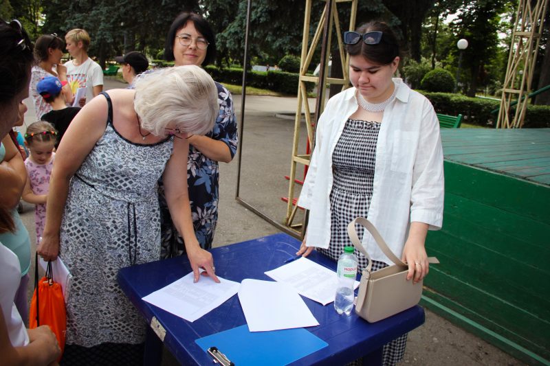 “Діти мають право на дитинство”: у Вінниці команда Міжрегіонального координаційного гуманітарного штабу організувала відпочинок на атракціонах для дітлахів