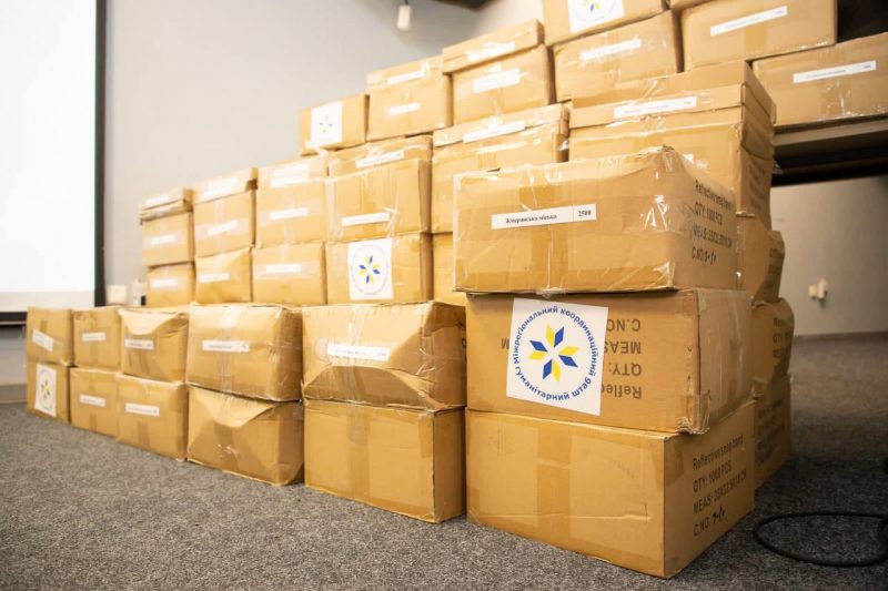 50 тисяч школярів на Вінниччині отримають світловідбивні стрічки — розпочалась реалізація проєкту від МКГШ «Увага! Діти!»
