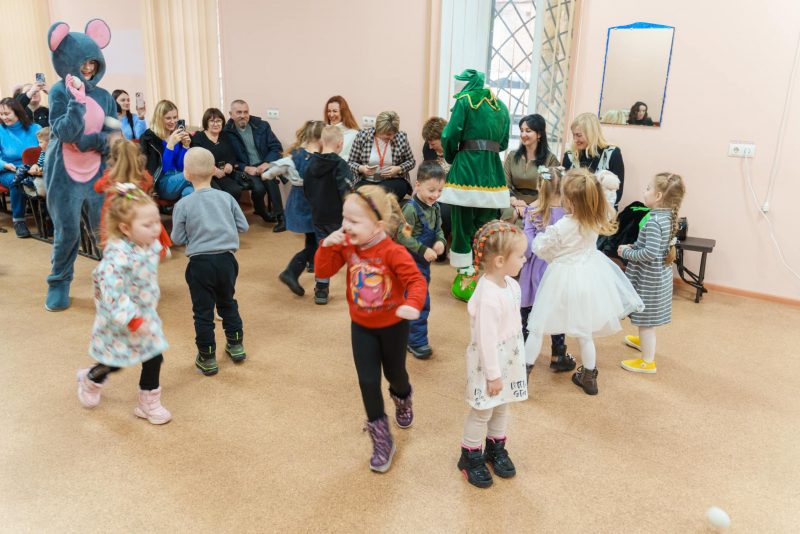 Захід для маленьких вінничан – дітей полеглих Захисників і Захисниць - провели за підтримки Міжрегіонального координаційного гуманітарного штабу