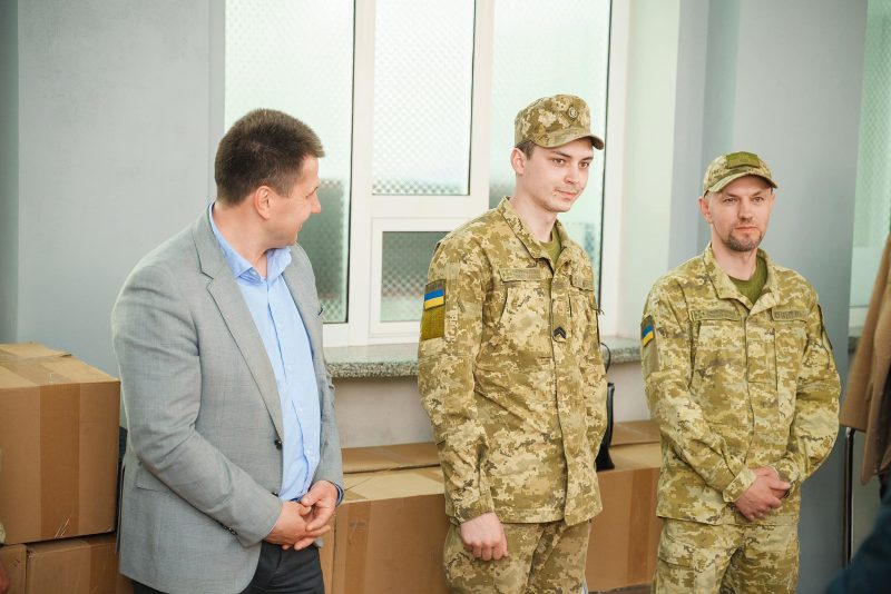 Вінницька громада на фронт відправила ще 240 FPV-дронів, 4 Mavic3T та 4 тепловізори