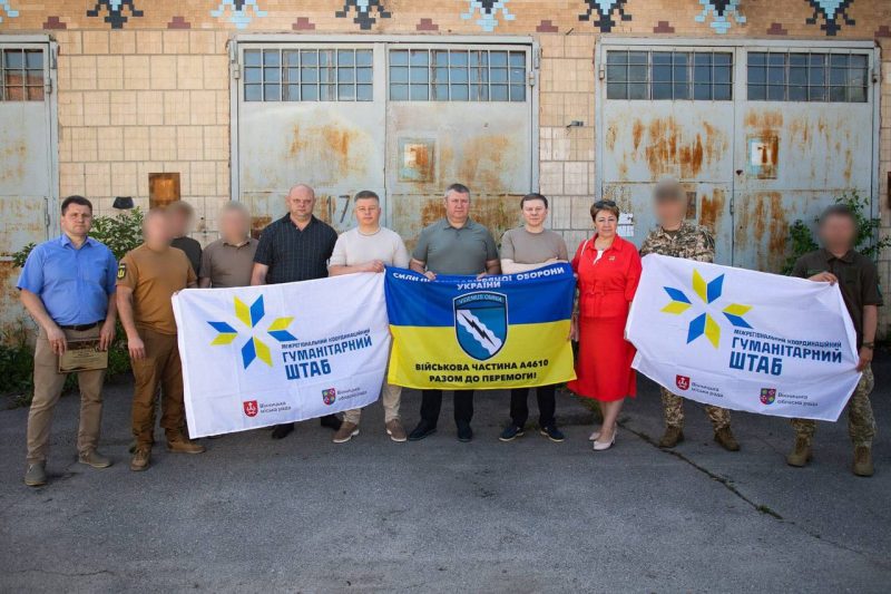 Десять нових пікапів для оборонців неба над Вінниччиною передали співзасновники МКГШ