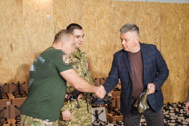 Чергових 150 покращених FPV-дронів для бійців ГУР, Нацгвардії і механізованої бригади від Міжрегіонального координаційного гуманітарного штабу