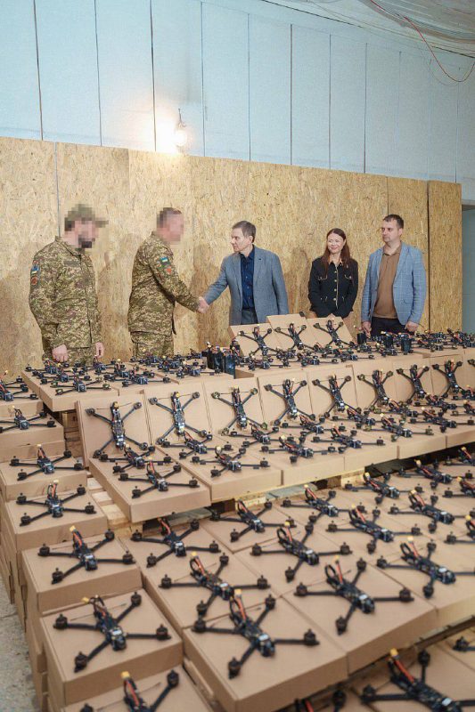 Міжрегіональний координаційний гуманітарний штаб передав бійцям «Червоної калини» 200 FPV-дронів