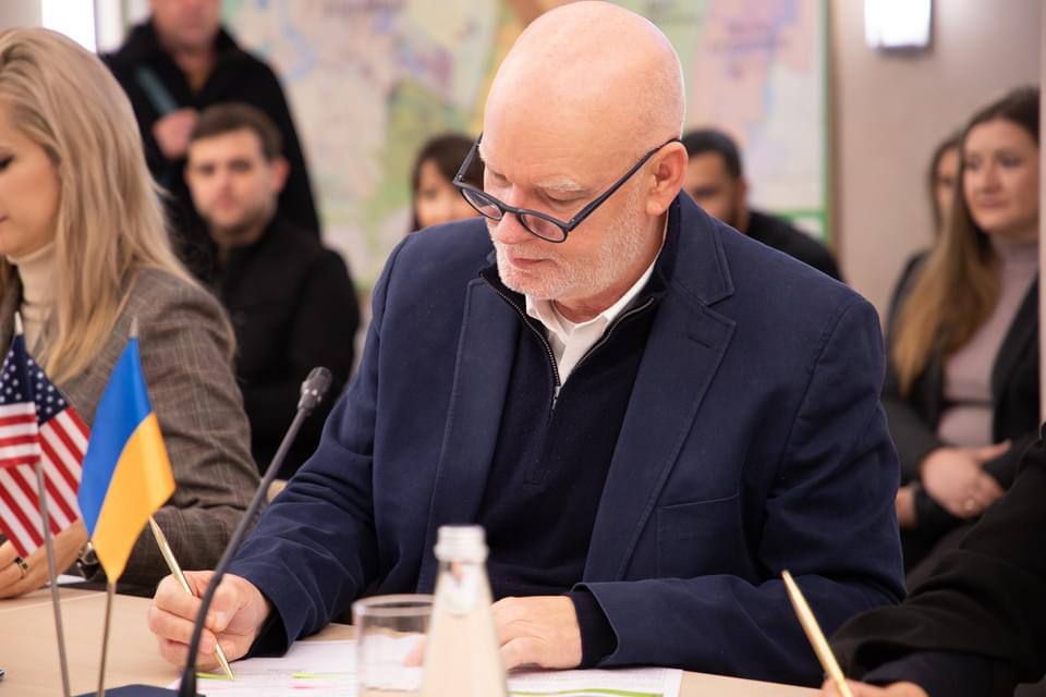 Лікарні, військовий госпіталь та проєкт «Координаційного центру військовополонених та зниклих безвісти»: на Вінниччині отримають грантову допомогу від Фундації зі США