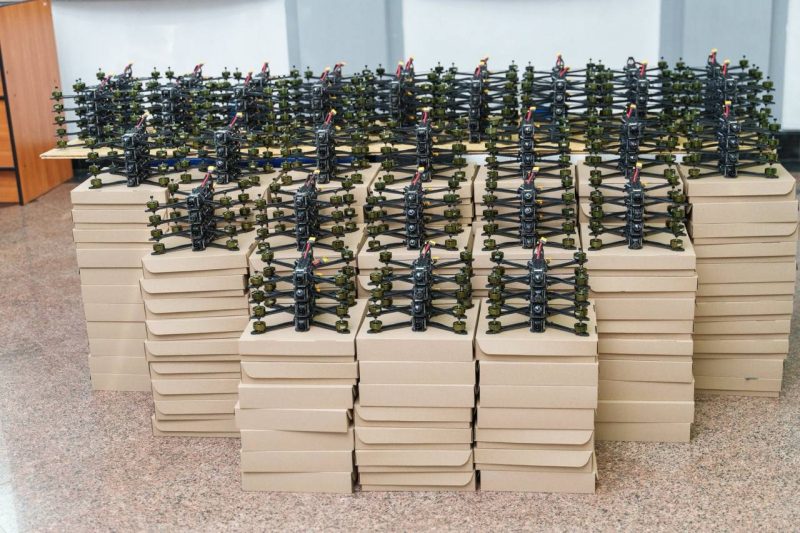200 FPV-дронів для «Азову» передав Міжрегіональний координаційний гуманітарний штаб
