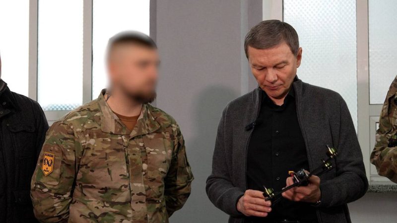 200 FPV-дронів для «Азову» передав Міжрегіональний координаційний гуманітарний штаб