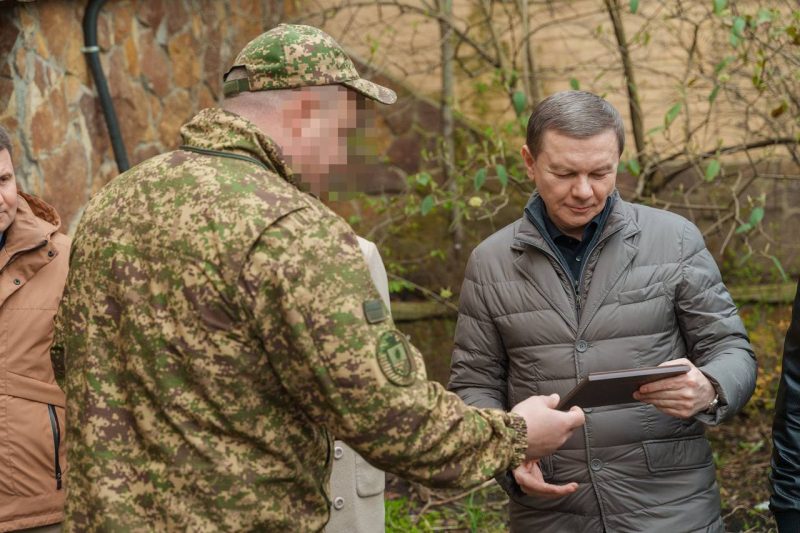 Міжрегіональний координаційний гуманітарний штаб передав ще 200 FPV-дронів для військових