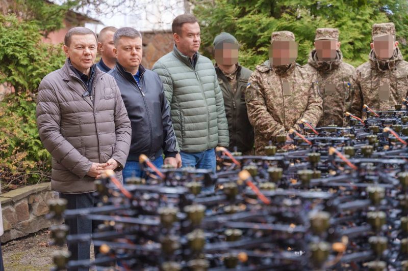 Міжрегіональний координаційний гуманітарний штаб передав ще 200 FPV-дронів для військових