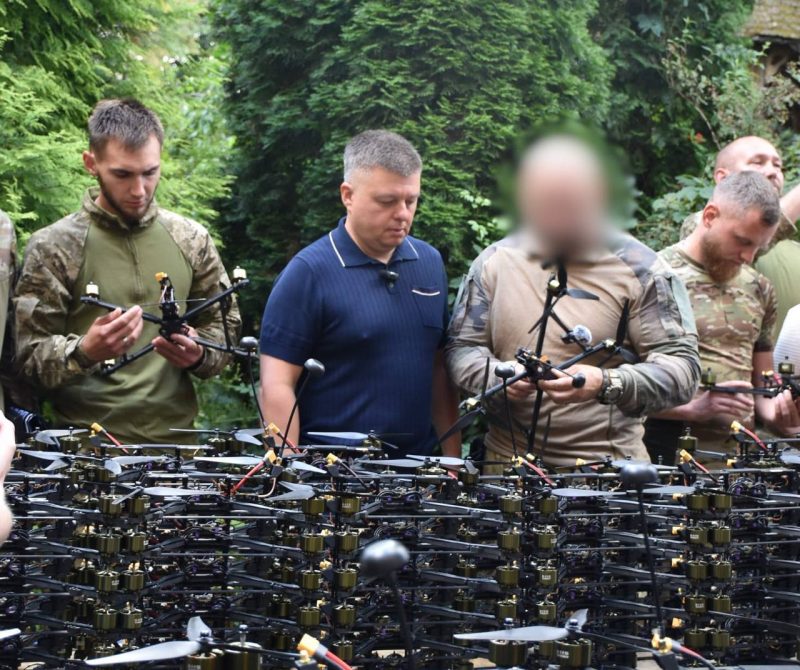 Міжрегіональний координаційний гуманітарний штаб передав військовим ще 350 FPV-дронів
