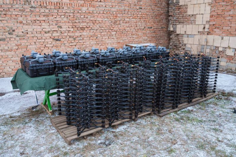 Міжрегіональний гуманітарний штаб передав 59-й бригаді 300 FPV-дронів та 20 Matrice 4T