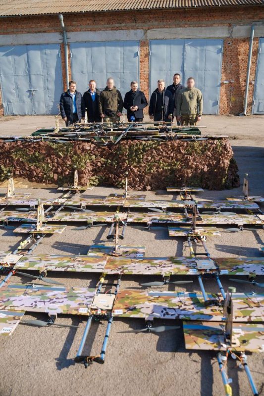 Міжрегіональний координаційний гуманітарний штаб передав 22-й бригаді автомобіль та 80 безпілотників «Блискавка»