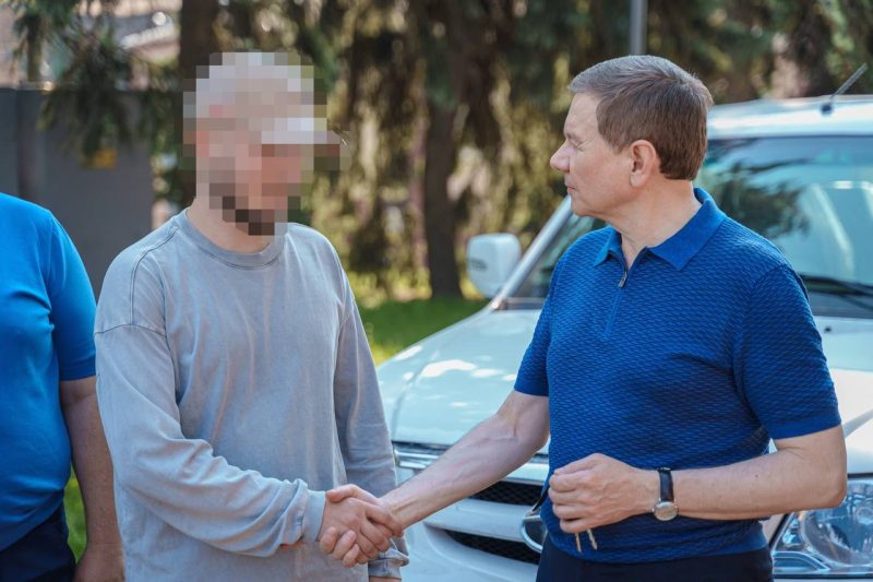 Авто для морської піхоти передав Міжрегіональний координаційний гуманітарний штаб